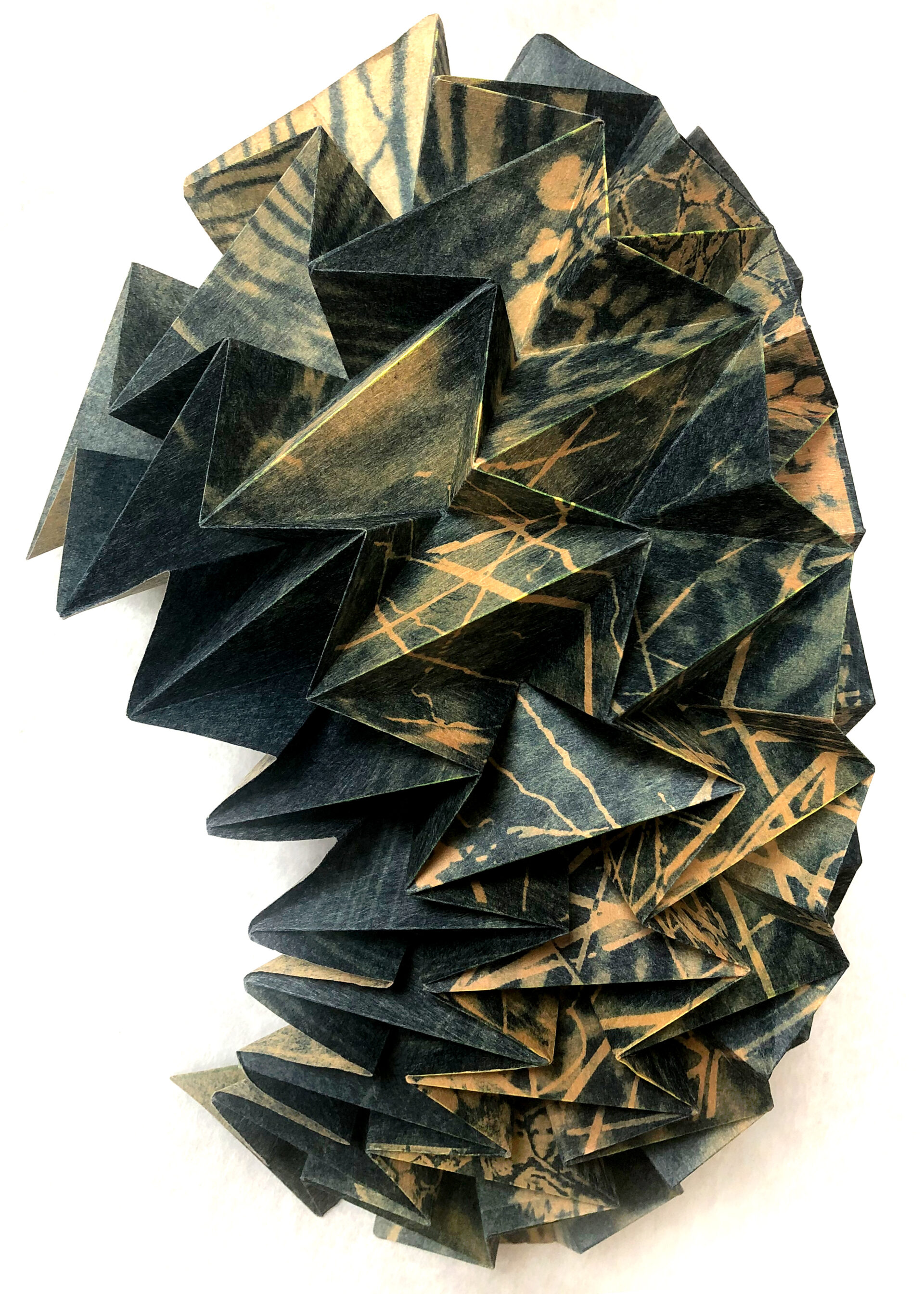 Konstverk av Kerstin Neij "Kryp 2" cyanotypi/origami